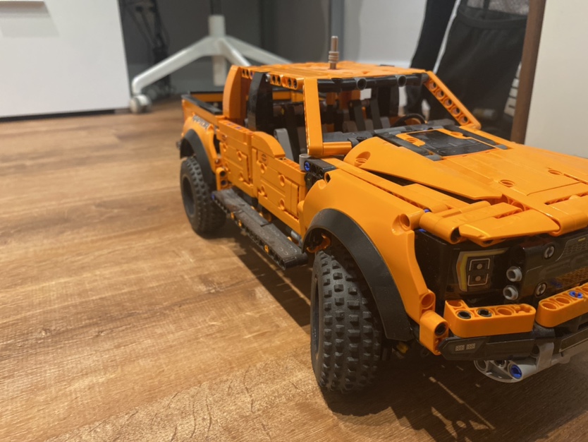 LEGO Ford F-150 Raptor - photo 3
