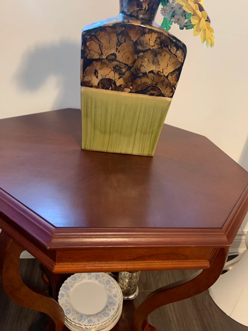 Bombay furniture Octagon Shaped End Table image indicator(3)