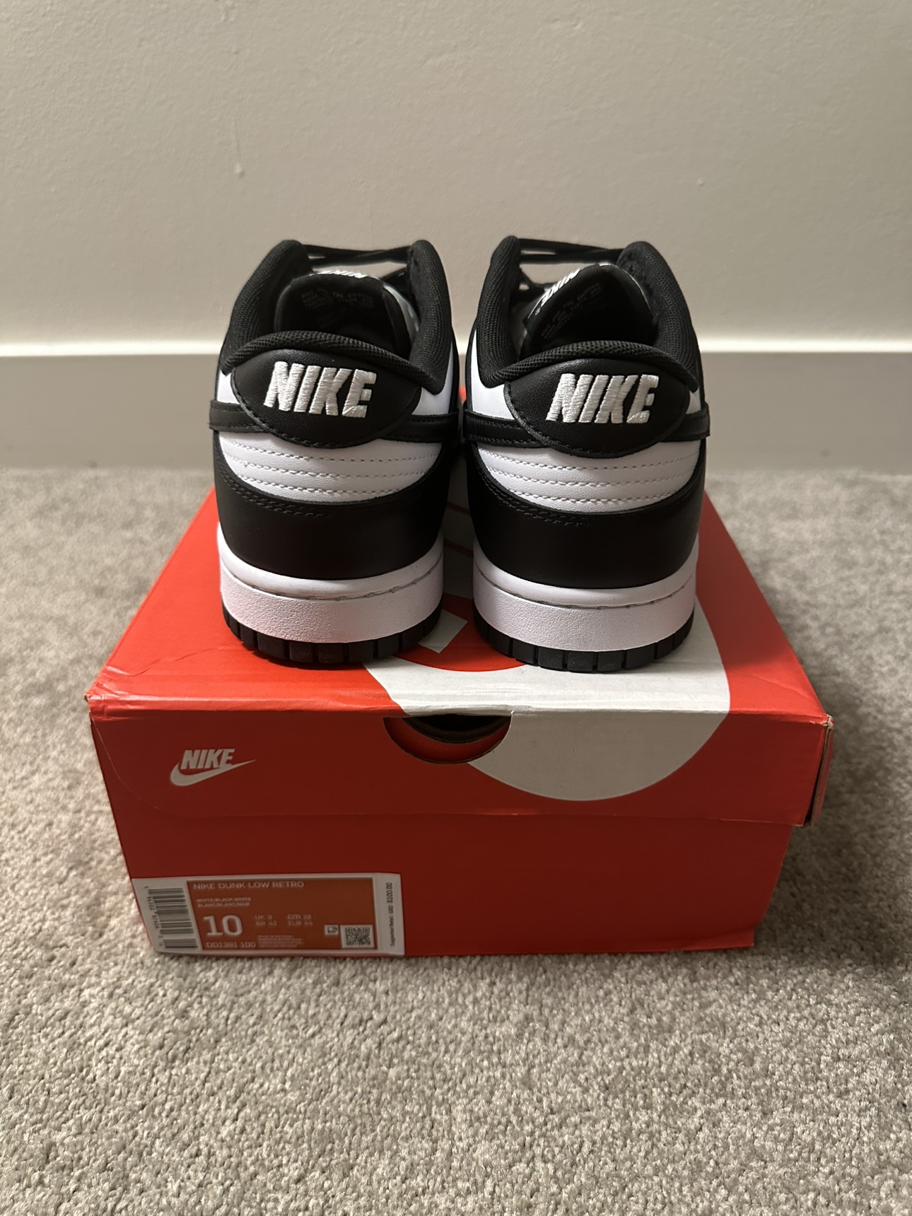 Nike Panda Dunks Size 10 - photo 3