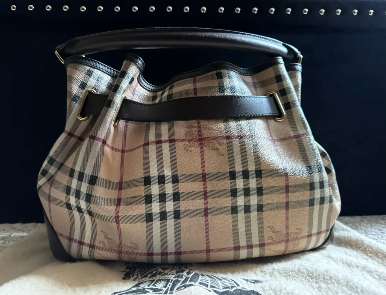 Authentic Burberry Willenmore Bag image indicator(2)