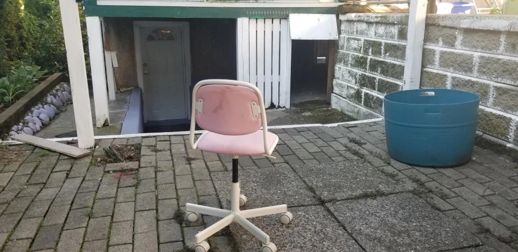 Pink Office Chair - #freecycle