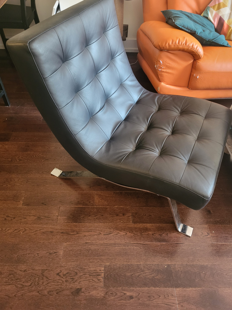 Black accent chair - photo 2