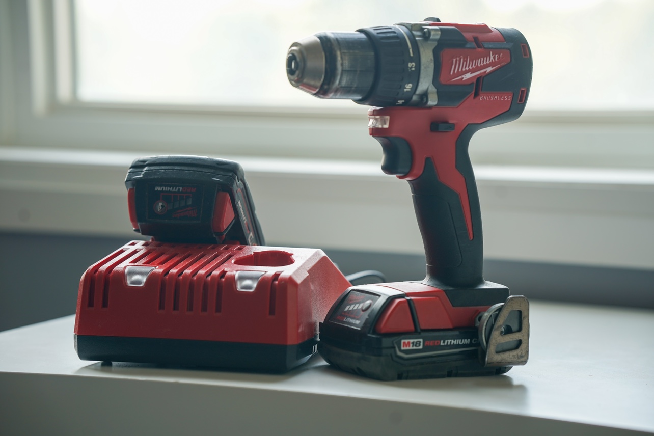 Milwaukee M18 Cordless Drill and Charger - photo 3
