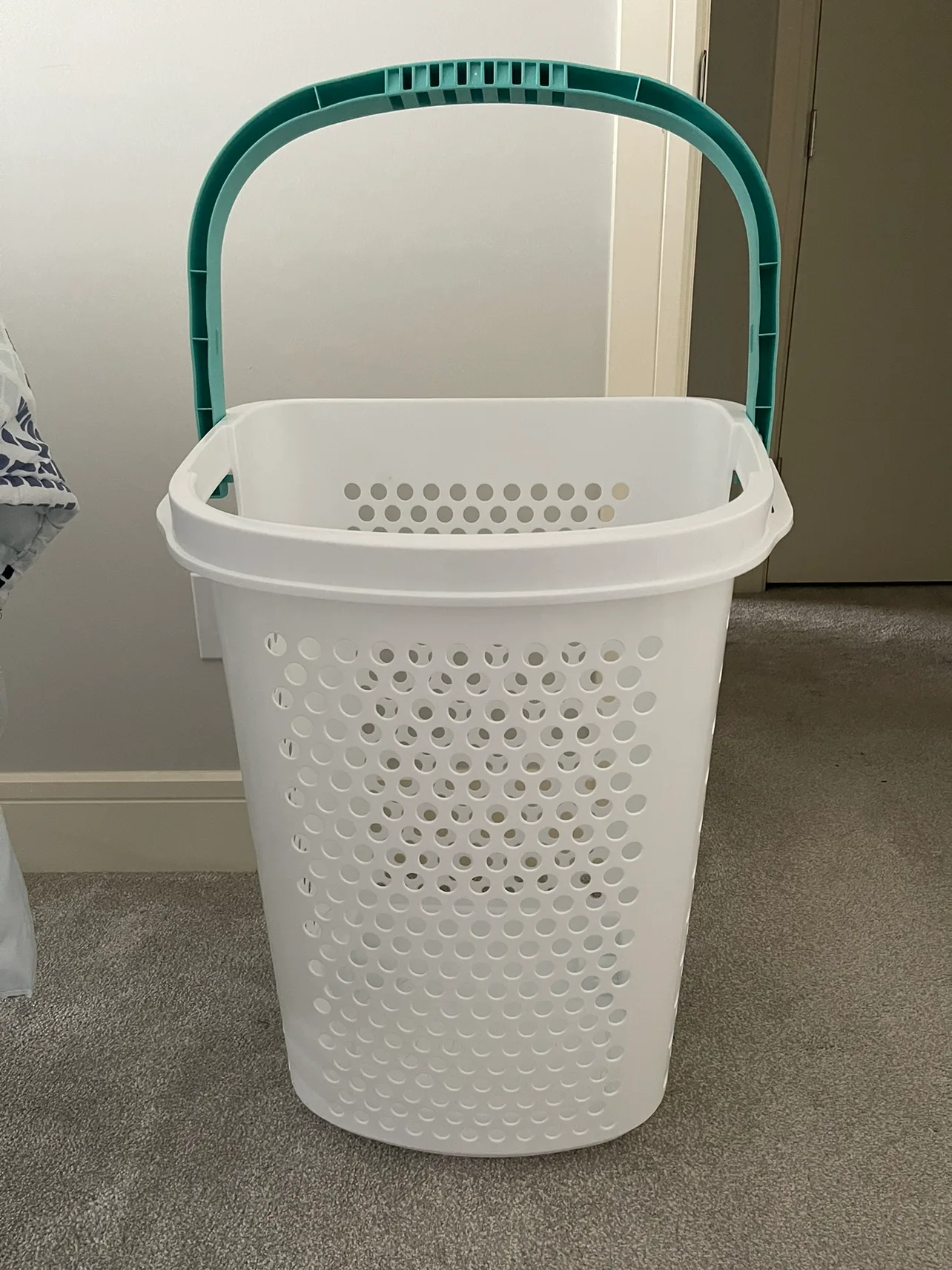 Laundry Basket with Handle image indicator(2)