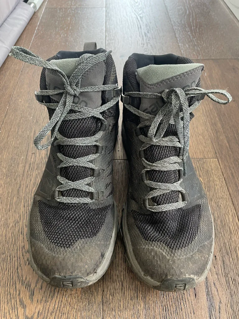 Salomon OUTline Gore-Tex hiking boots - Women's size 7.5 thumbnail