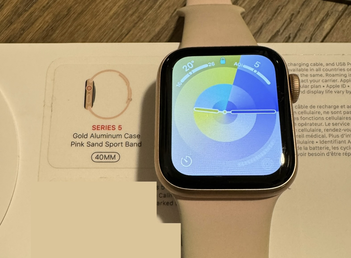 Apple Watch Series 5 GPS+cellular in GREAT CONDITION WITH BOX - photo 3