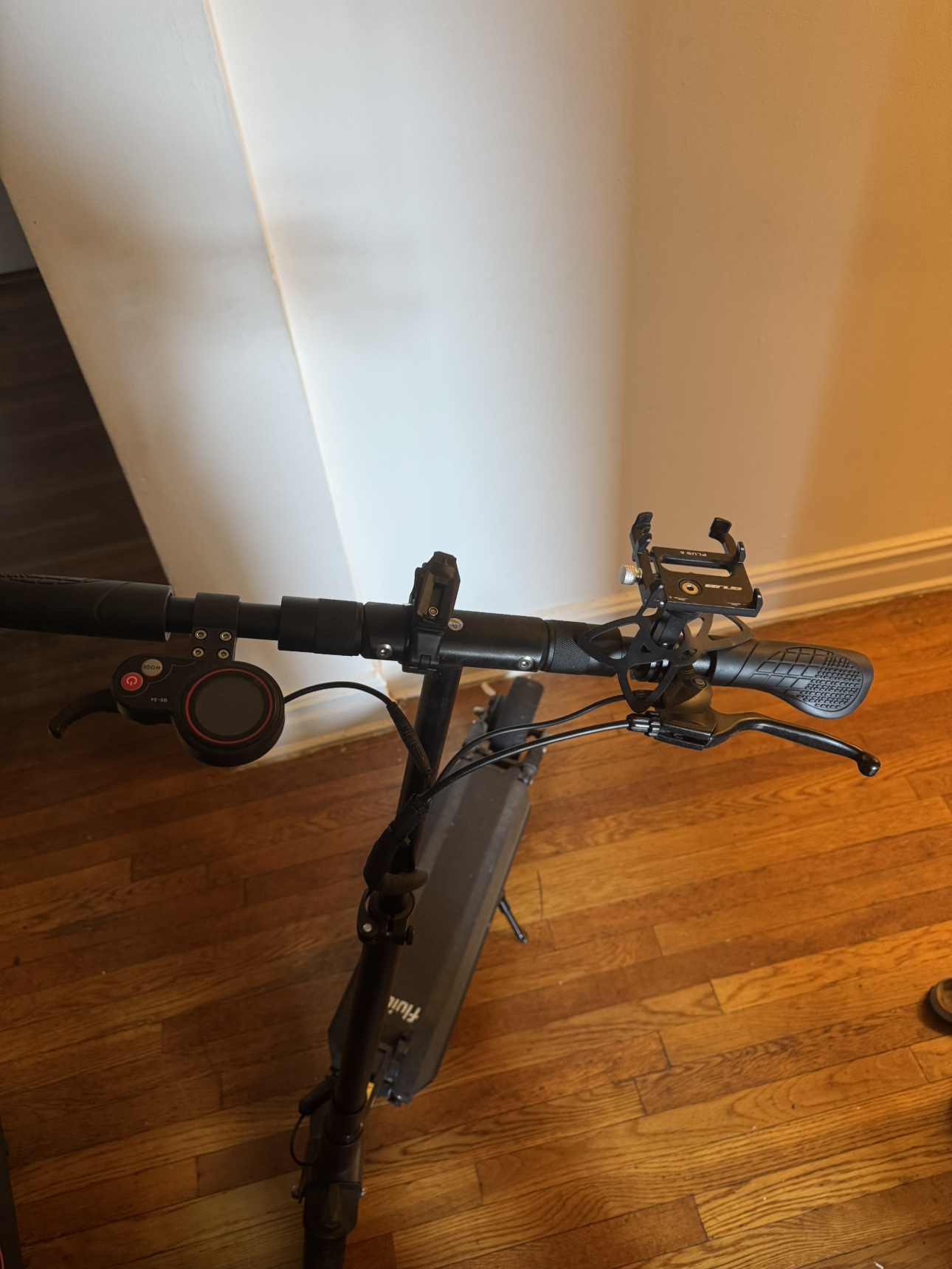 Fluid Freeride Horizon Electric Scooter - photo 2