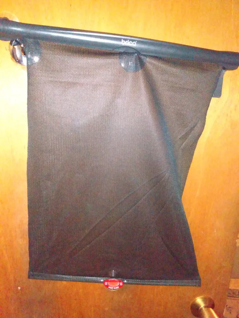 Brica sun heat alert car Window Shade have 2 image indicator(3)
