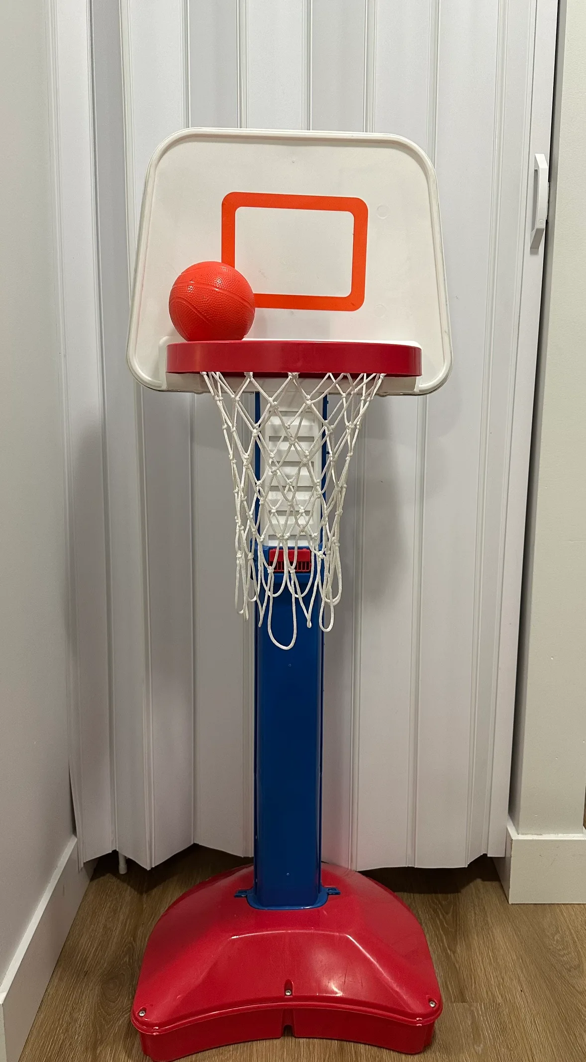 Little Tike Kids Basketball Hoop With Ball - Excellent Condition thumbnail