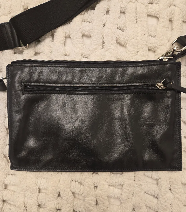 Roots Black Genuine Leather Crossbody Bag image indicator(2)