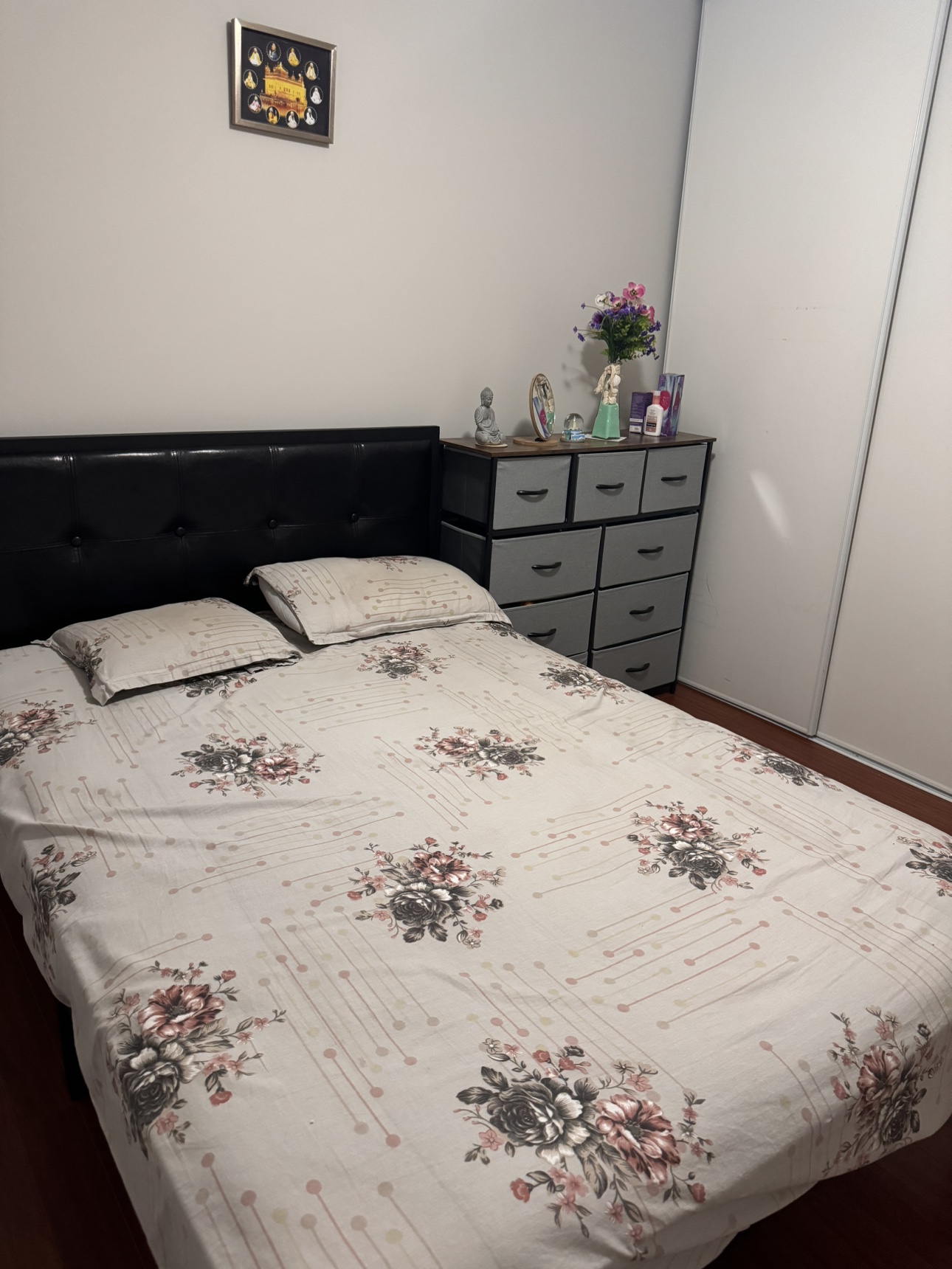 Room on rent for girls