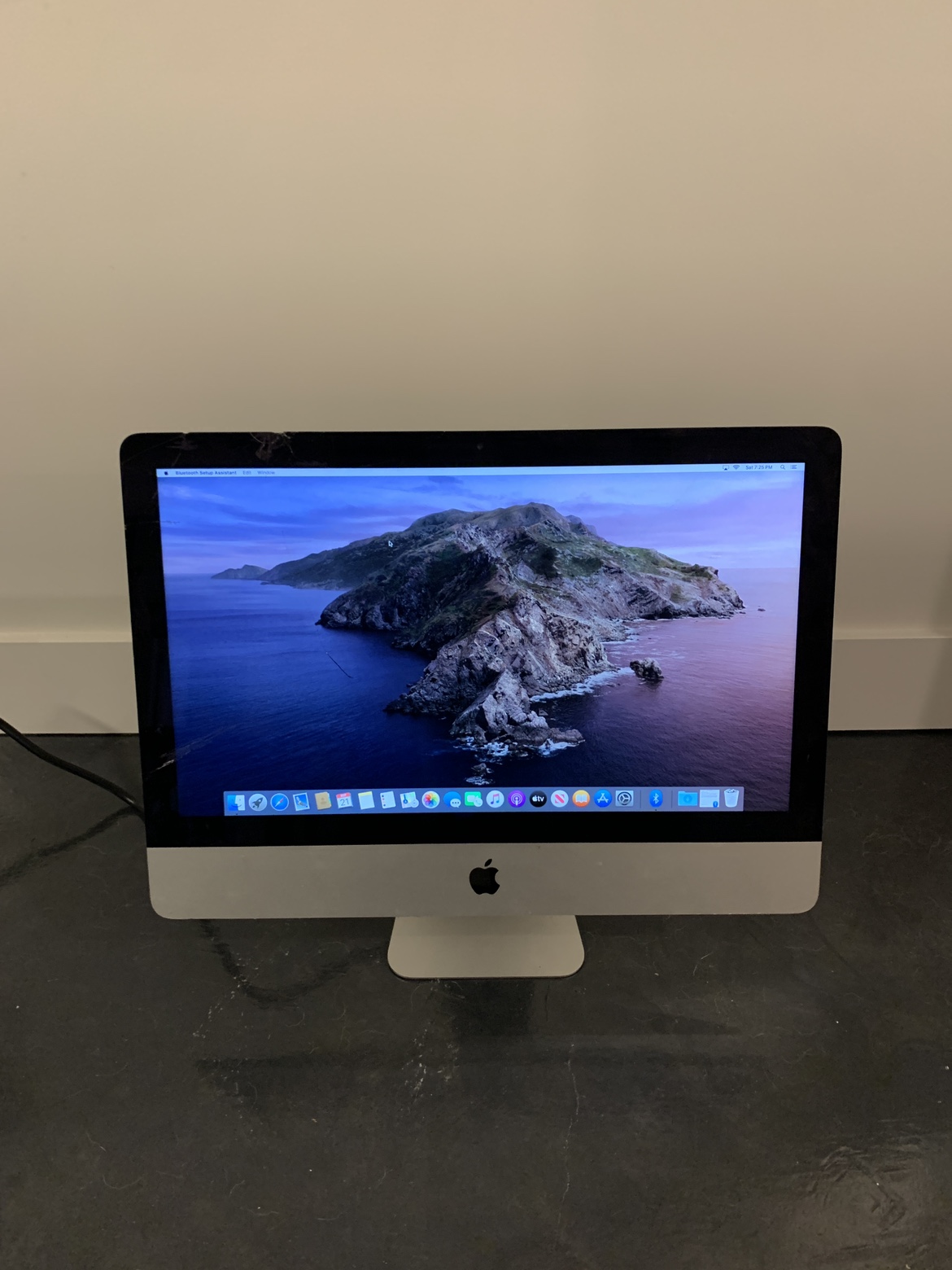 iMac 21.5” 3.1GHz i7 8GB RAM 1TB HDD CRACKED GLASS