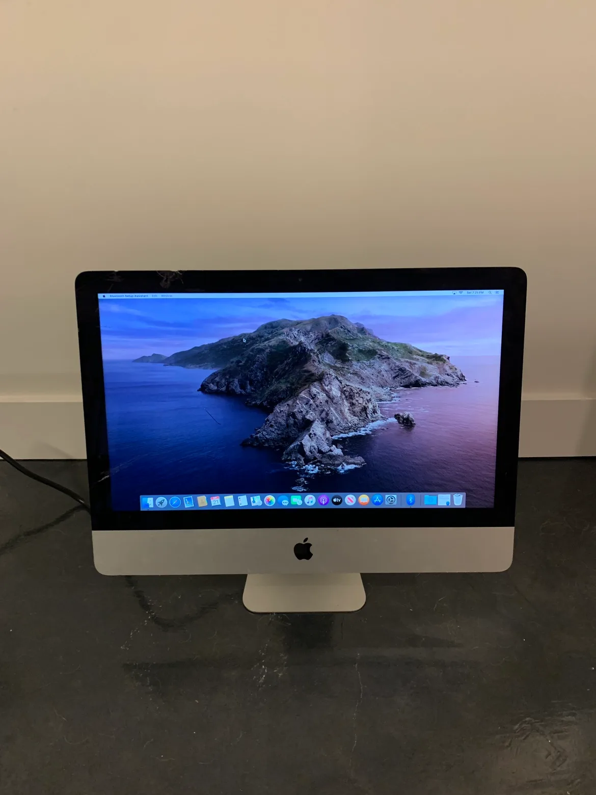 iMac 21.5” 3.1GHz i7 8GB RAM 1TB HDD CRACKED GLASS thumbnail