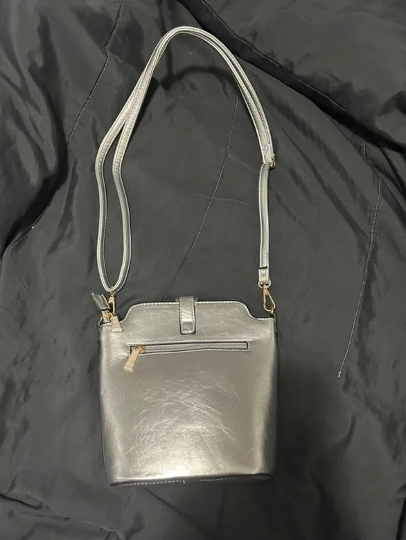 Silver Bucket Bag image indicator(2)
