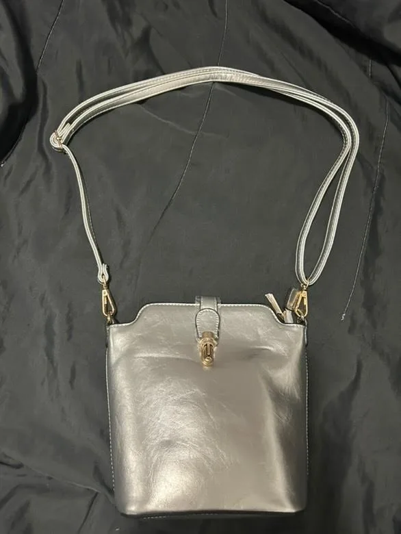 Silver Bucket Bag image indicator(3)