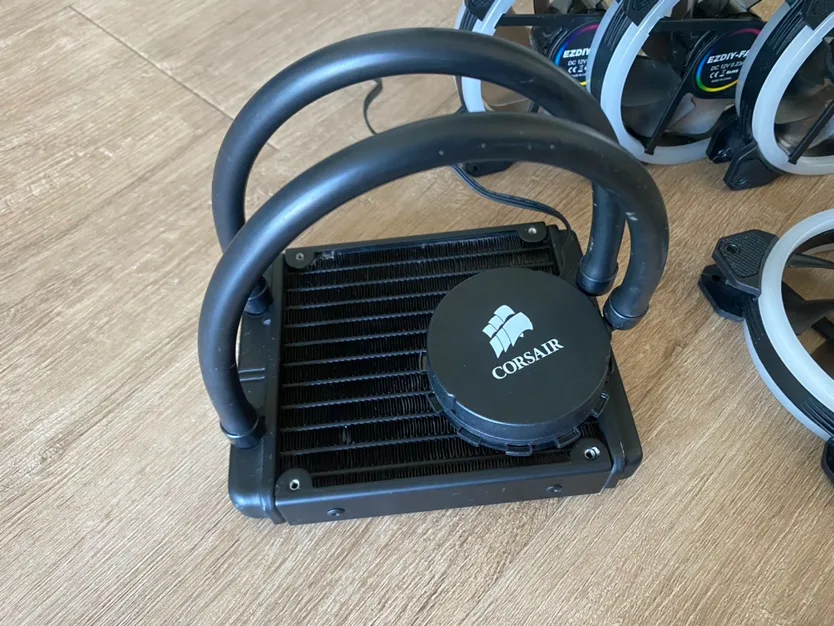 ❄️Corsair CPU Cooler and 4 RGB Fans 🧊 image indicator(4)
