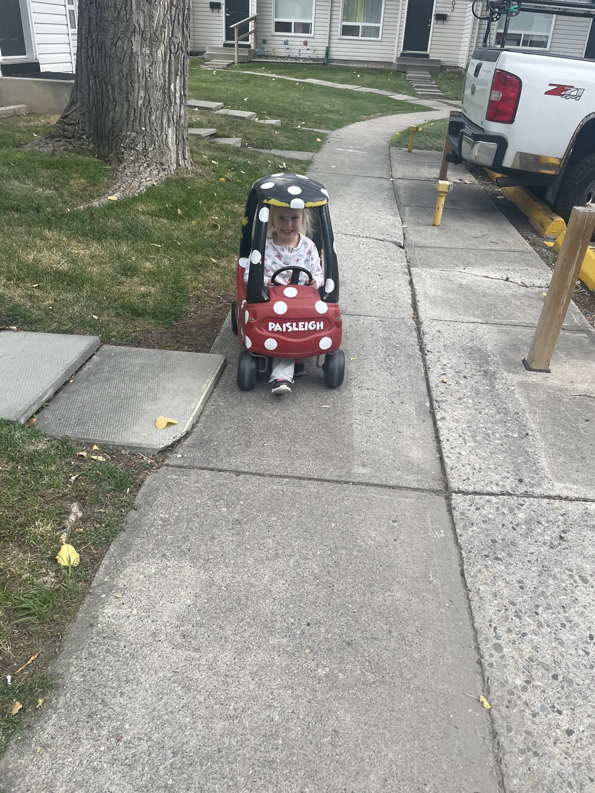 Red toys car - photo 2