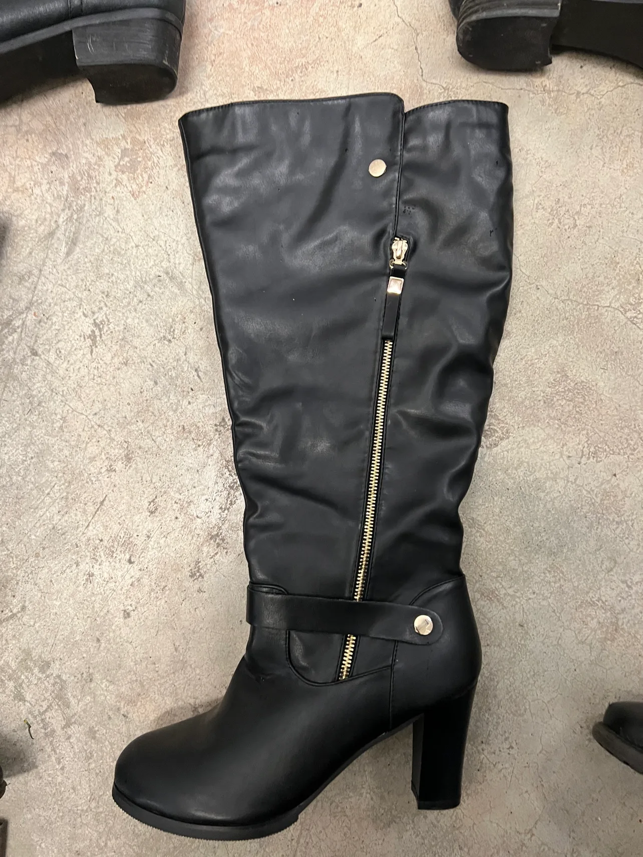 Women's Knee-High Boots image indicator(9)