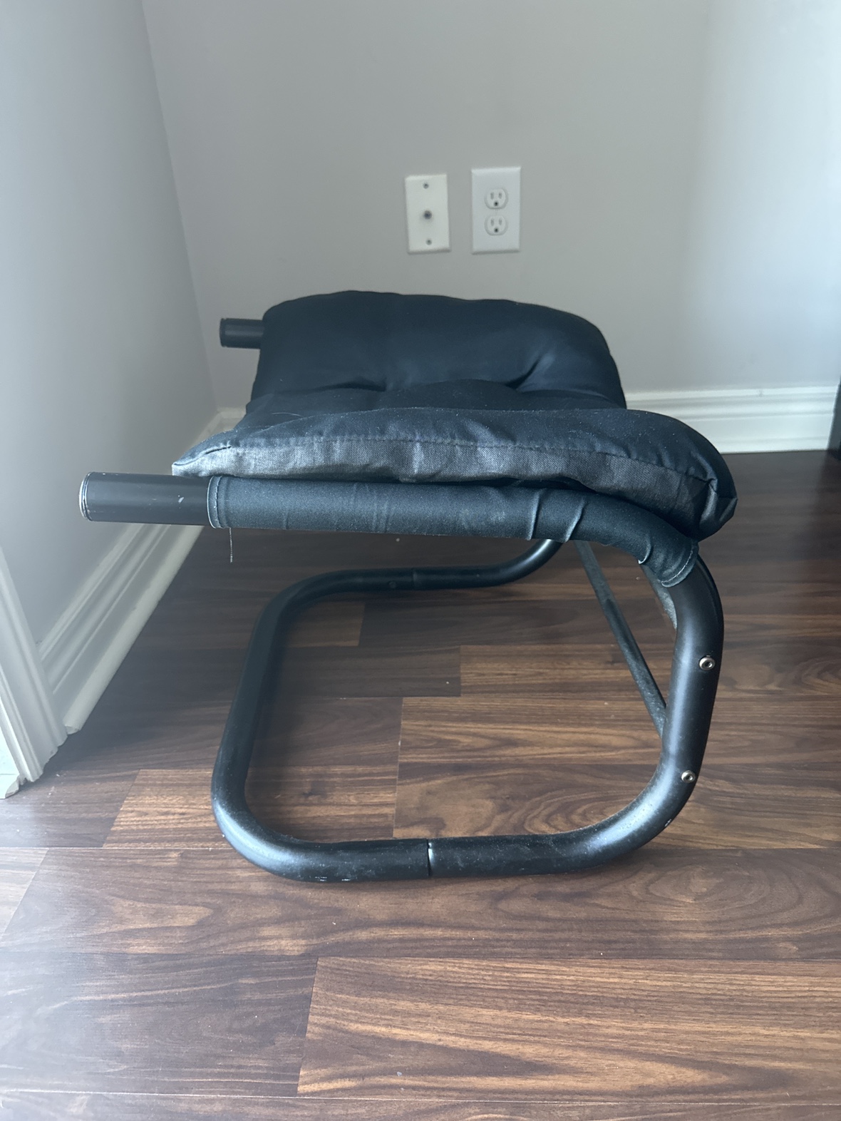 Black Foot Rest - photo 2
