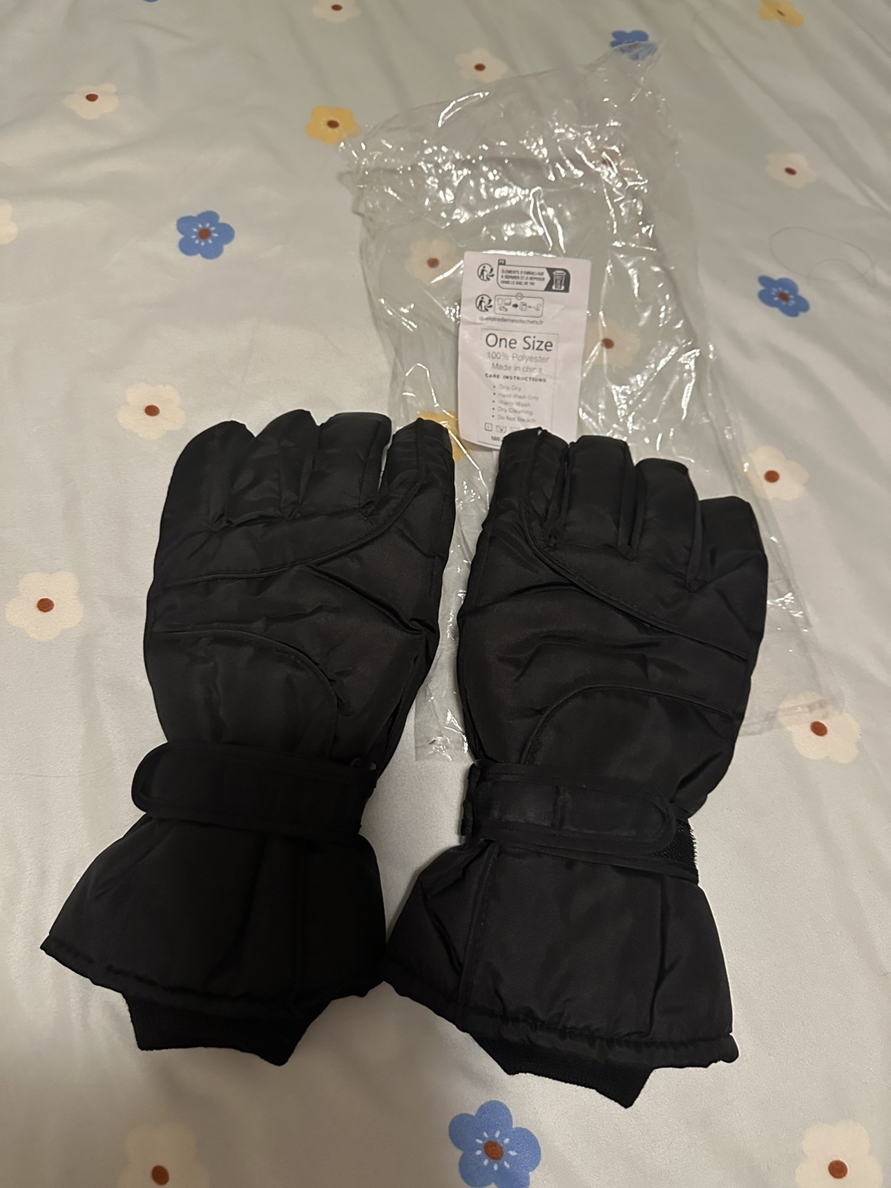 Black Winter Gloves - photo 2