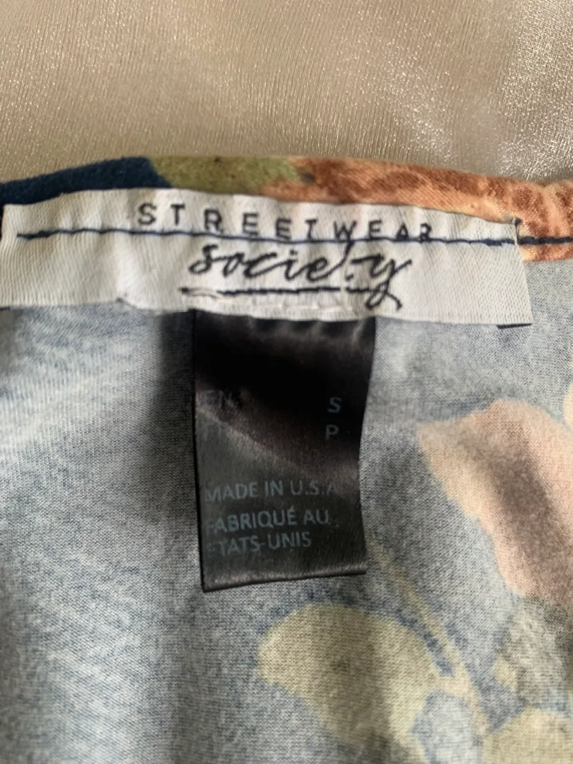 Navy blue, super soft Floral romper made in the USA SIZE S image indicator(5)