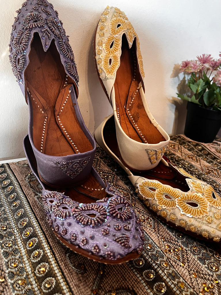 Sequin Beaded Cutwork Style Khussa - photo 3