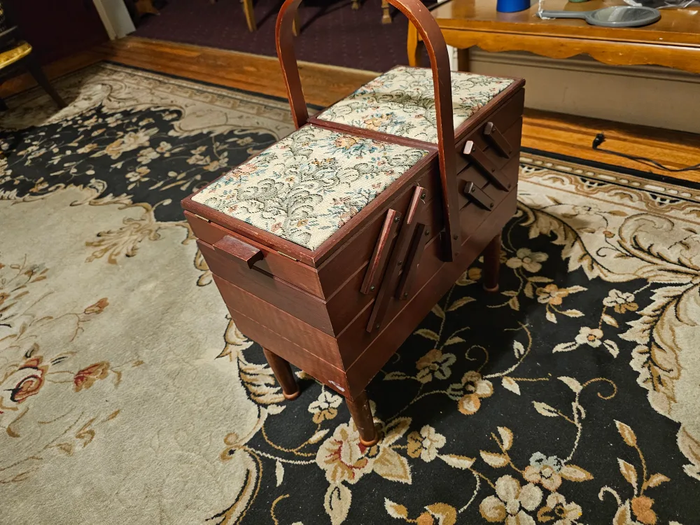 Vintage Wooden Sewing Box thumbnail