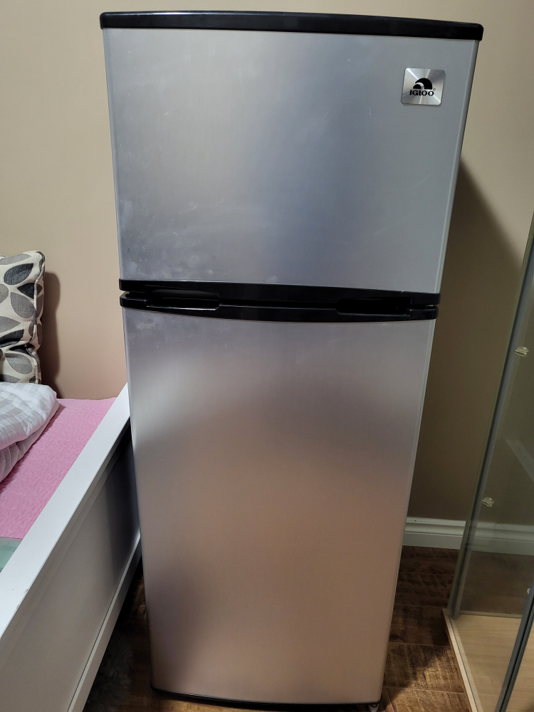 Igloo Compact Refrigerator