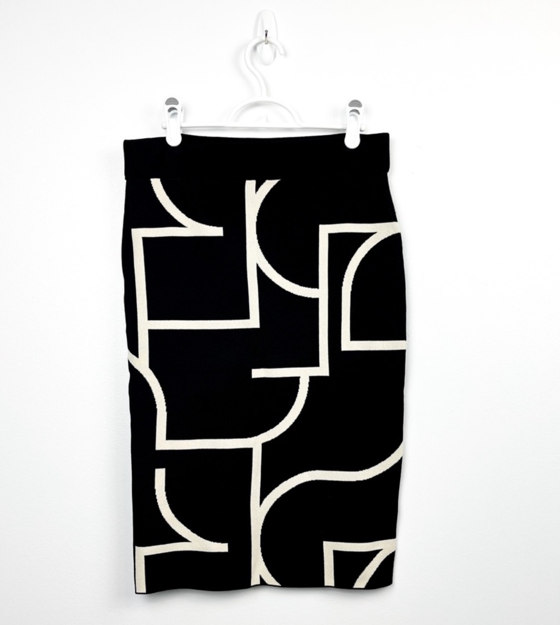 H&M Black and White Geometric Knit Skirt