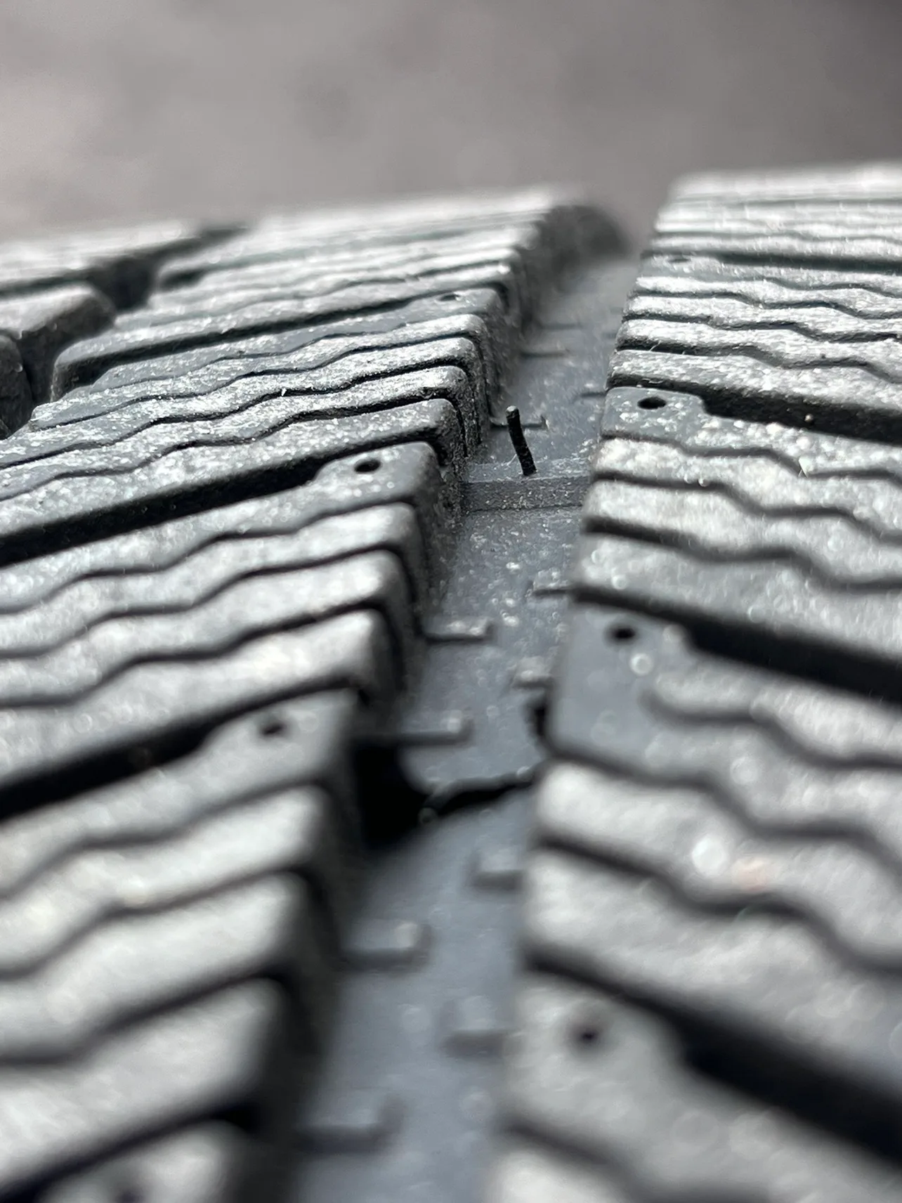 Used MICHELIN Winter Tires with rims 215/55R17 image indicator(6)