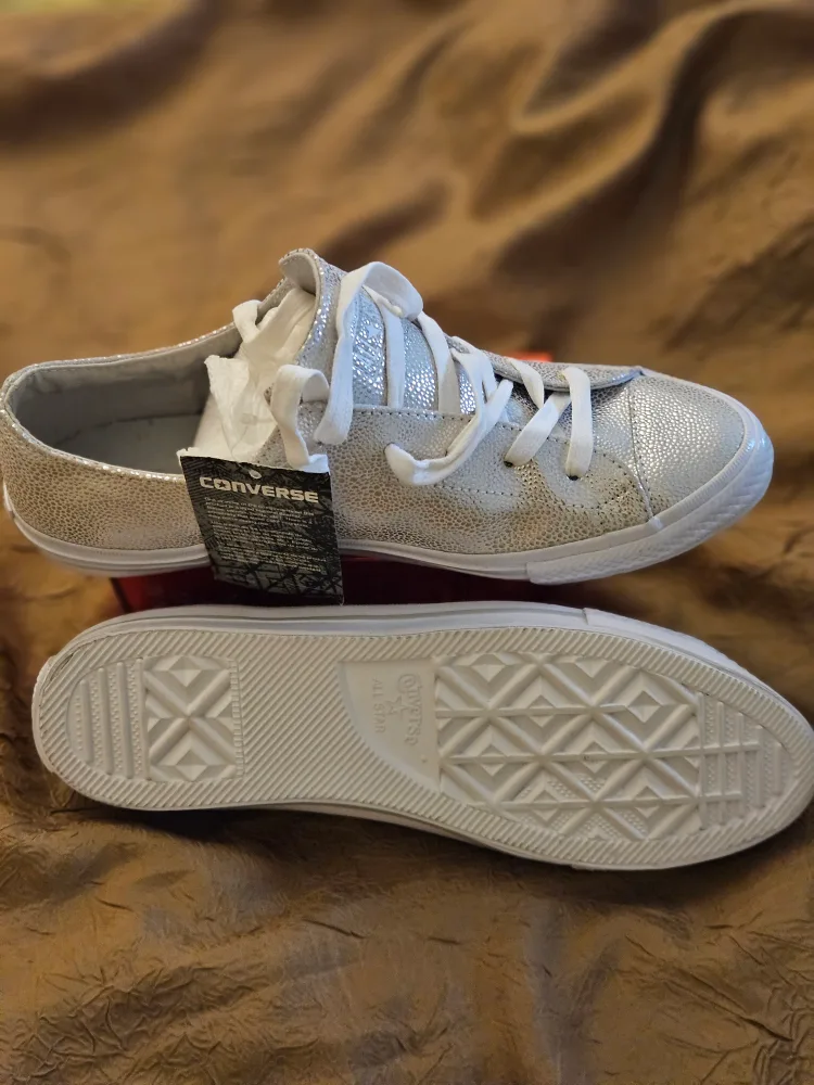 All Star Converse Silver Leather Sneakers image indicator(3)