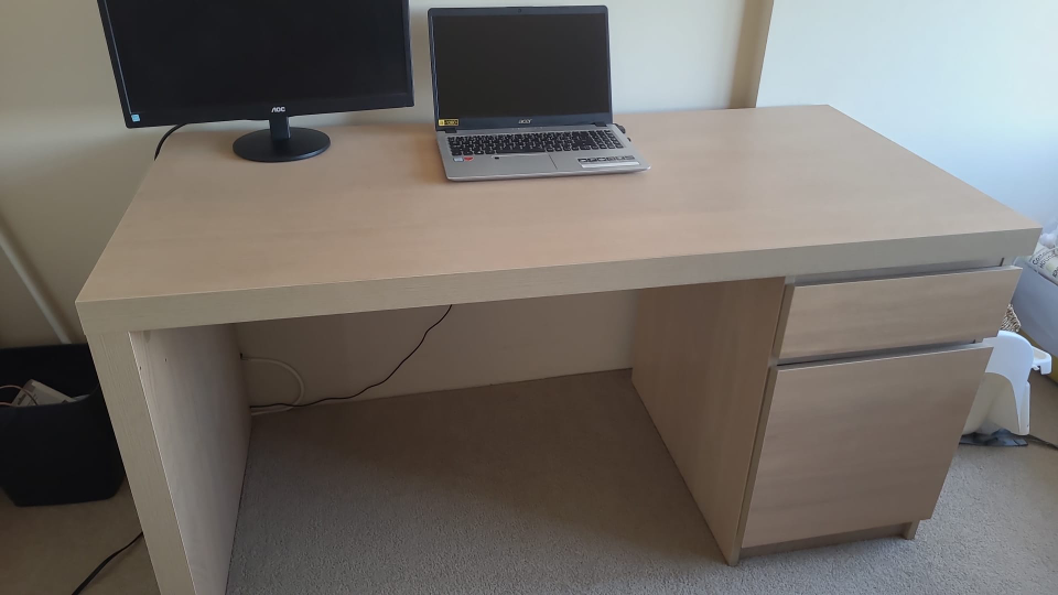 Office desk - photo 2