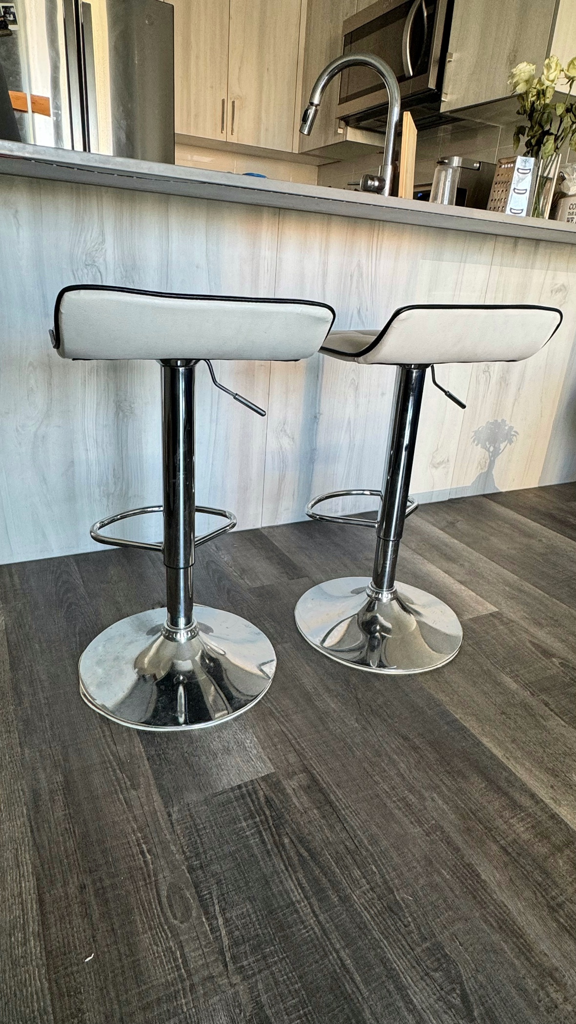 White Bar Stools - Set of 2 - photo 2