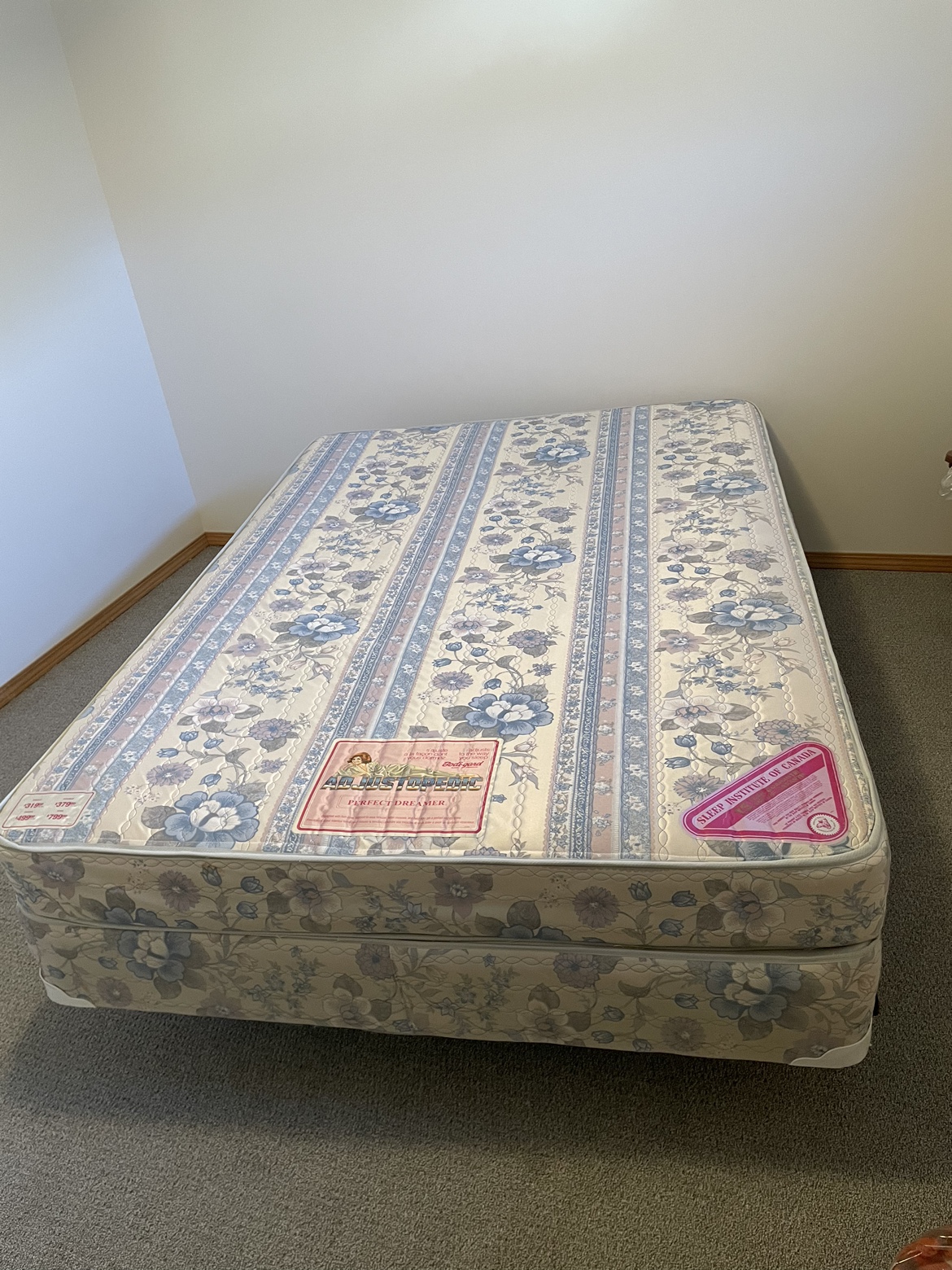 Mattress, boxspring, bed frame (Double bed)