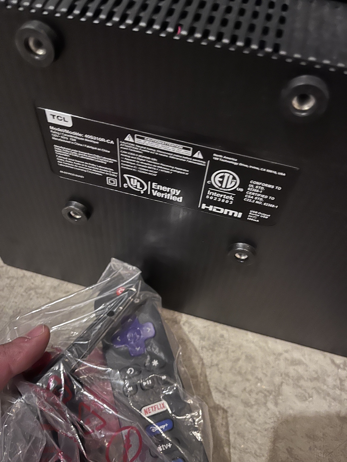 TCL 43" 4K UHD TV damaged - photo 3