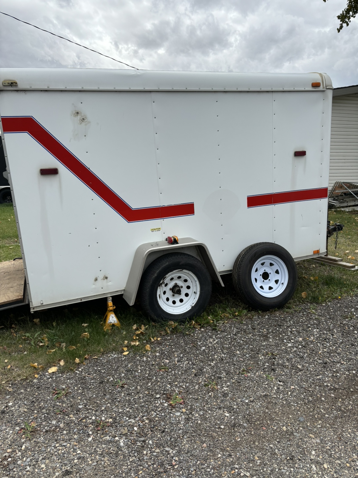 Enclosed Trailer - photo 2