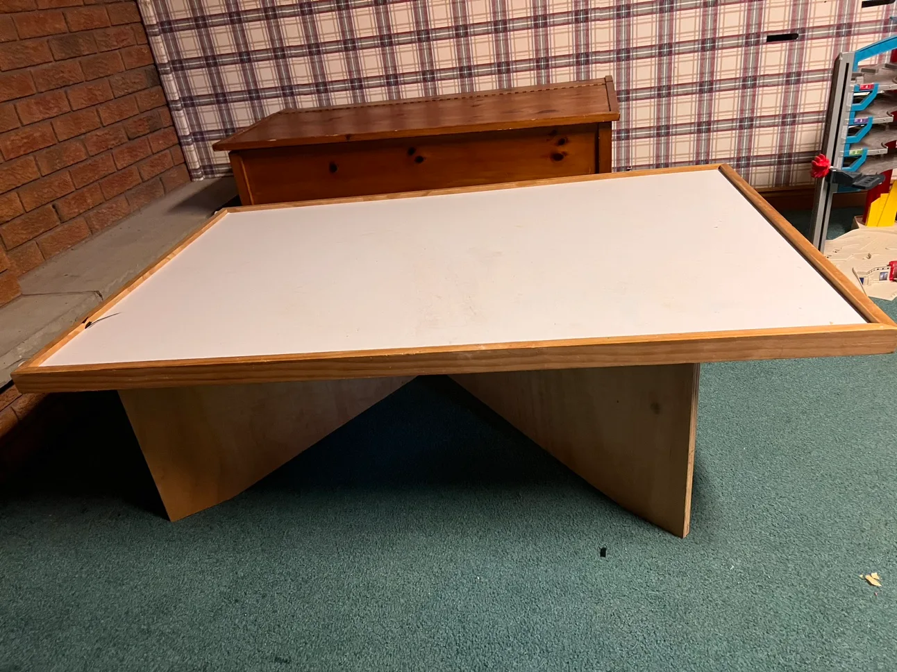 Free GUC train/ play table thumbnail