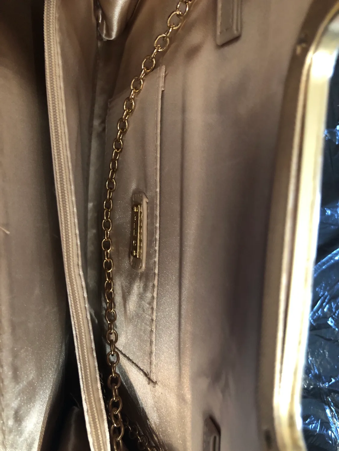 Gold Chain Clutch image indicator(2)