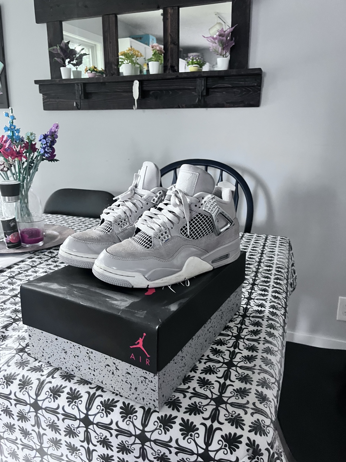 Air Jordan 4 Retro frozen moments