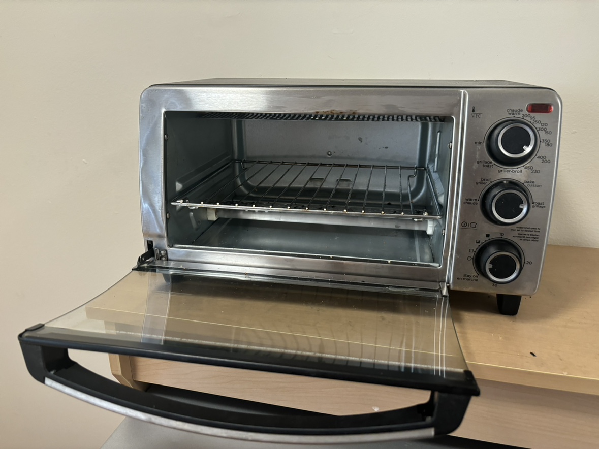 Black Decker Toaster Oven - photo 3