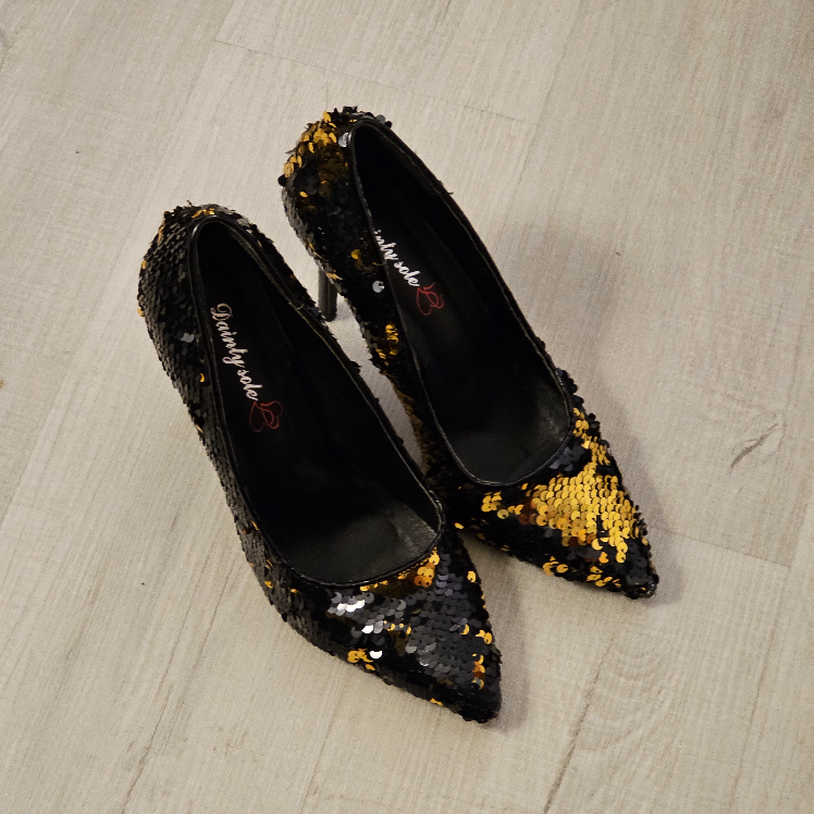 (negotiable) Black and Gold Sequin Heels - photo 3