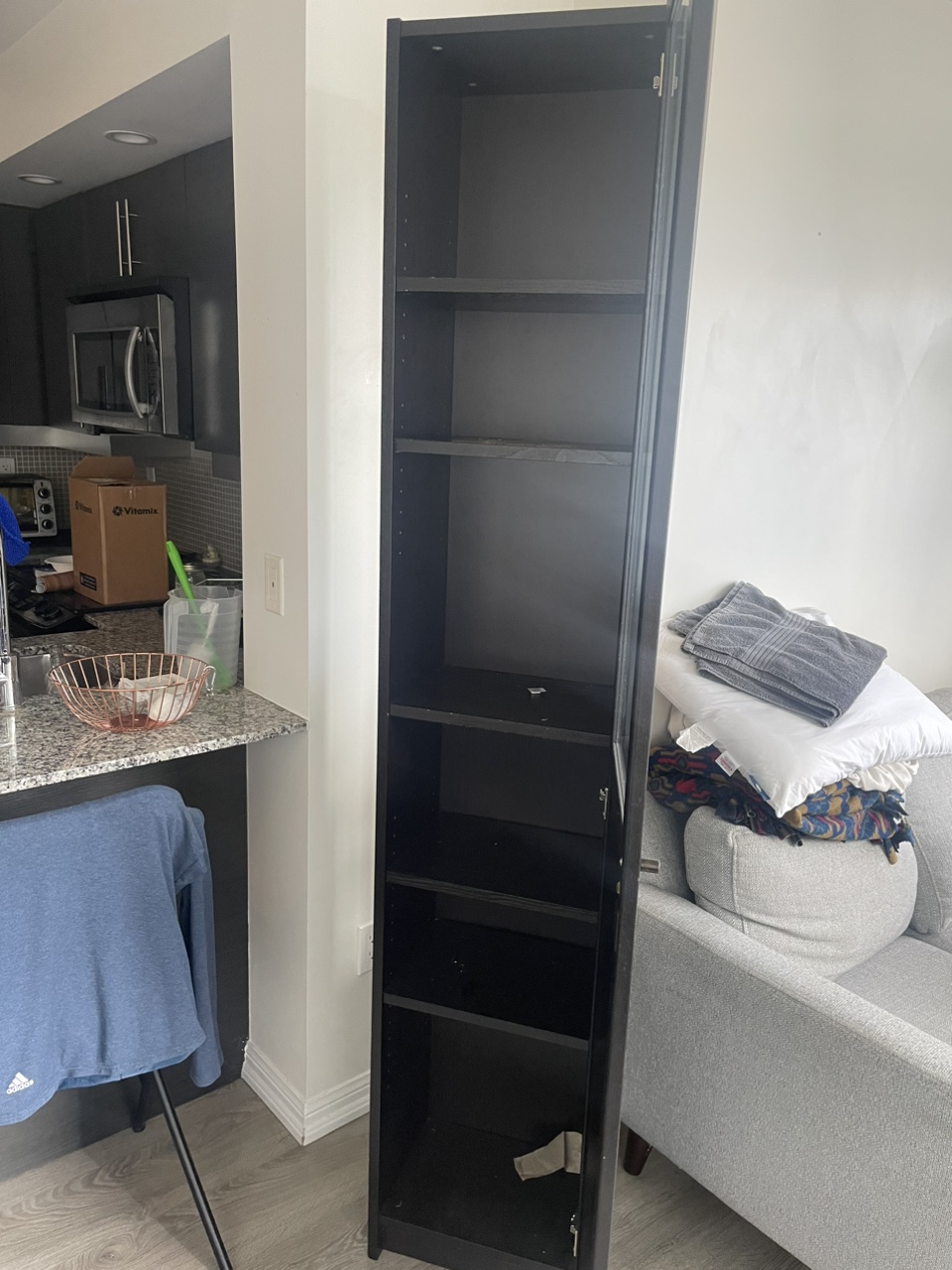 Storage cabinet