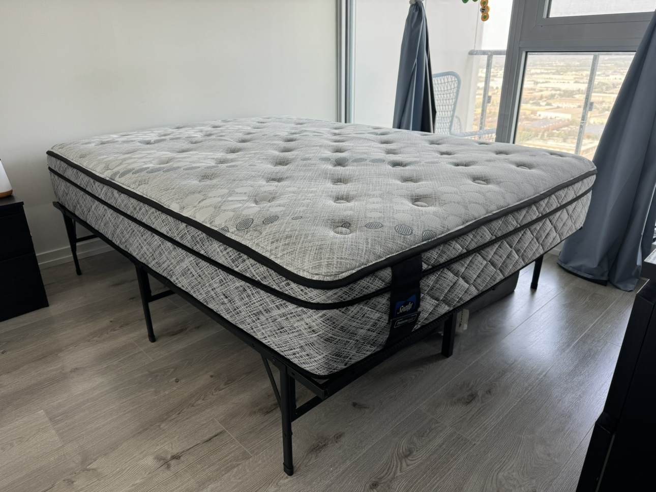 Sealy Posturepedic Mattress Queen