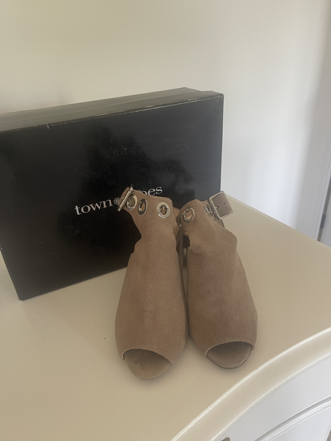 Town Shoes Beige Suede Heels