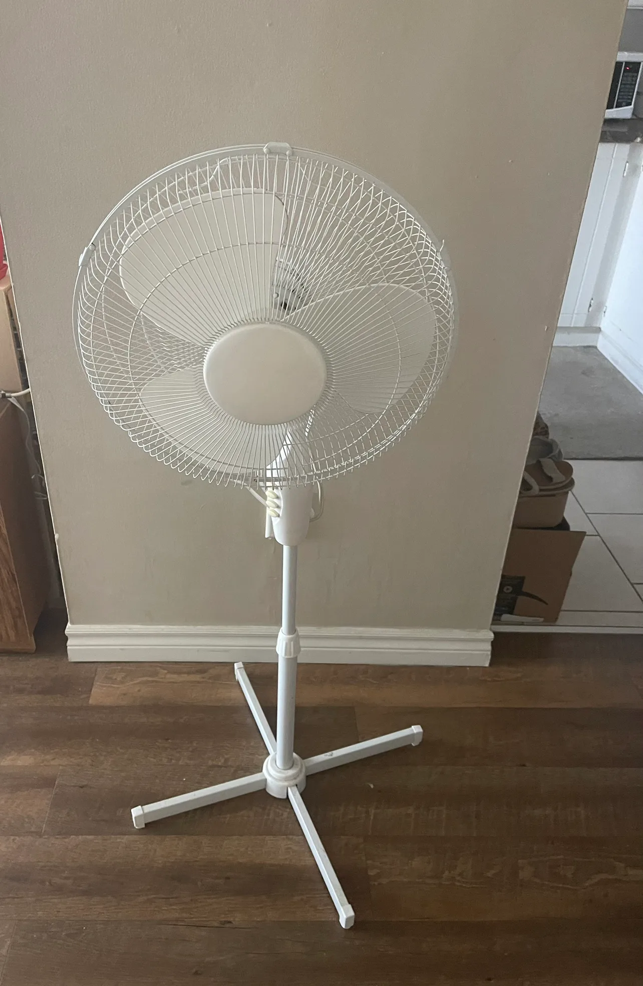 Standing Fan thumbnail