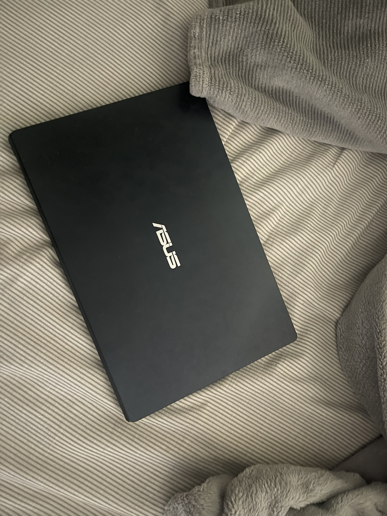 ASUS Laptop - photo 4