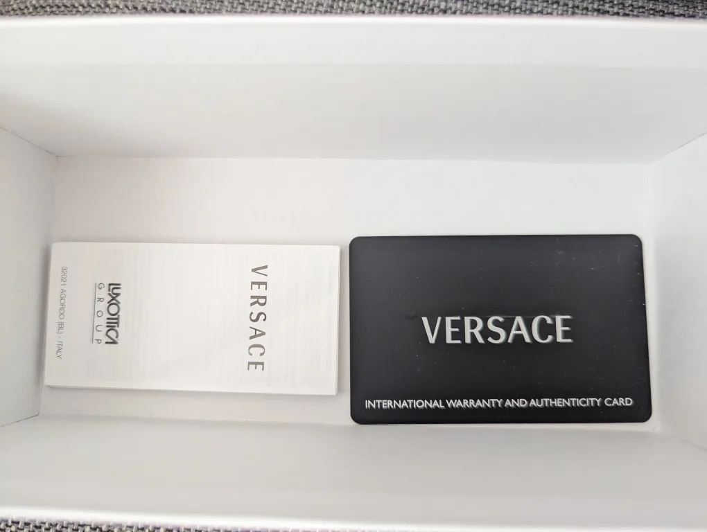 LIKE NEW Versace sunglasses image indicator(9)