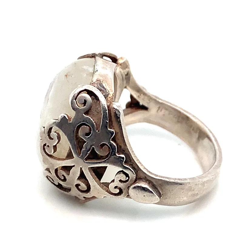 Sterling Silver Moonstone Cocktail Ring image indicator(6)
