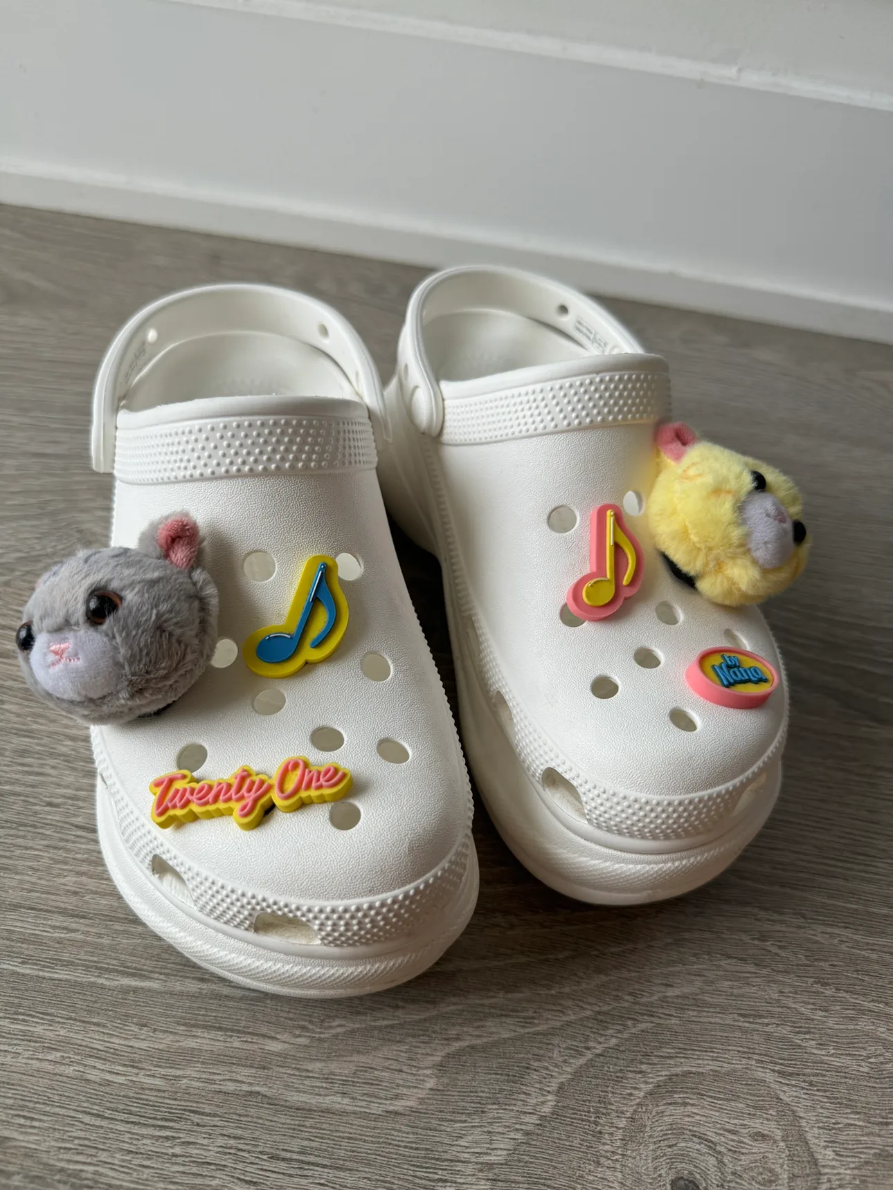 Women’s Mega Crush Clog Crocs - Size 7 thumbnail