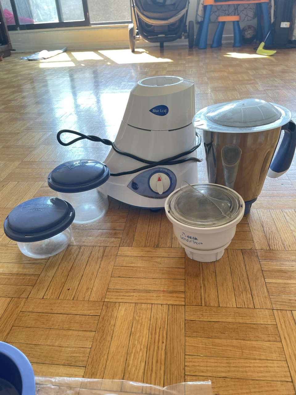 Preethi Mixie with 2 jars and 2 containers